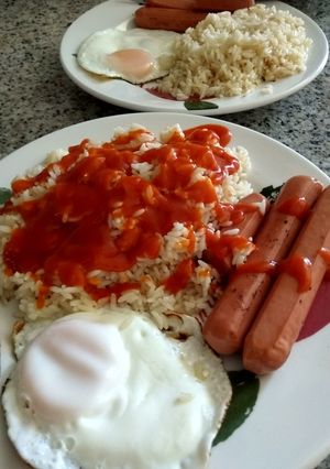 Foto principal de 🍚 Arroz con salchichas y huevo