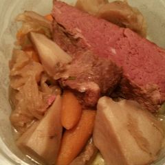A picture of Corned Beef and Cabbage.