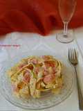 Pappardelle al salmone, panna acida e semi di papavero