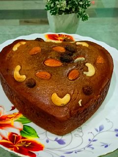 गुड़ और केले से बना शानदार केक (Gud aur kele se bna cake recipe in Hindi) रेसिपी मुख्य फोटो