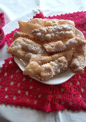 Foto di Chiacchiere due ingredienti