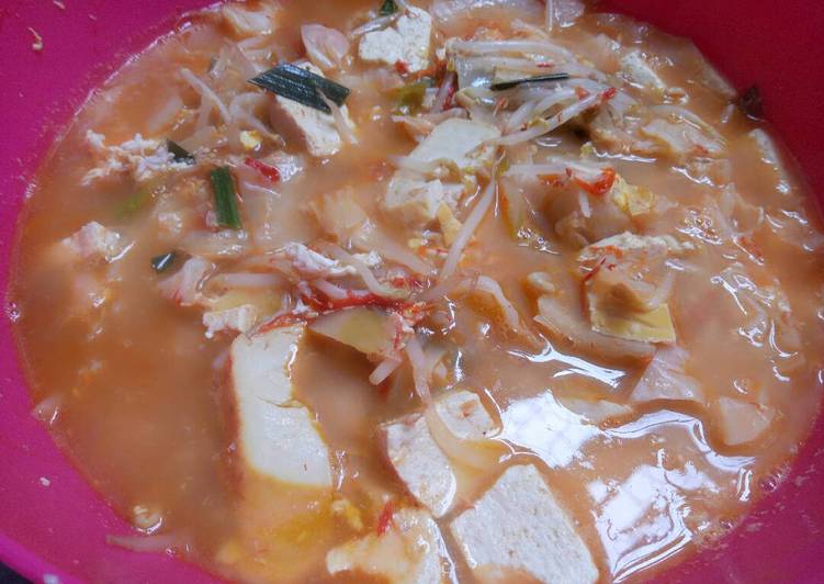 Sundubu jjigae (sup tahu korea)