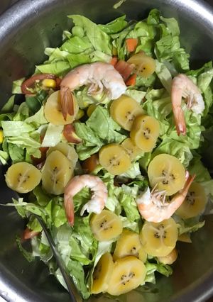 Hình của món Salad tôm rau củ các loại.