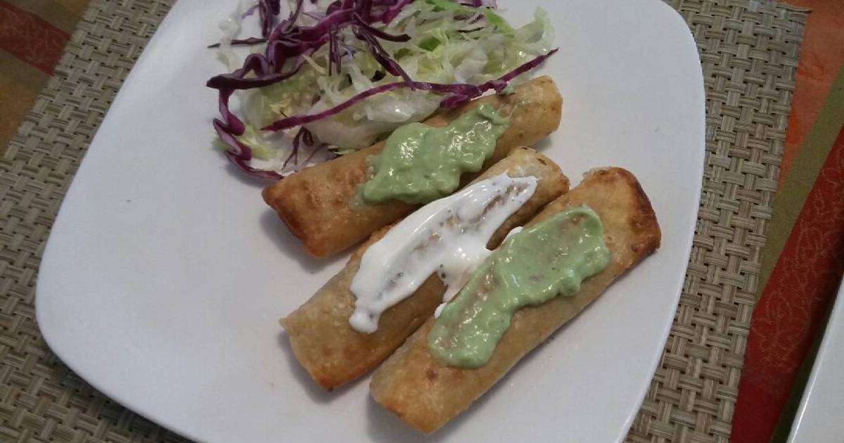 Flautas de carne deshebrada Receta de Gloria Emma Cookpad