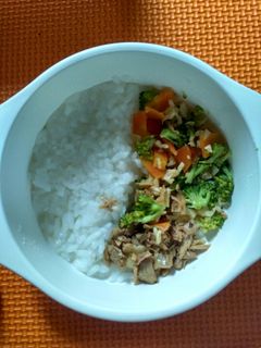 Foto resep MPASI 10mo+ Nasi Lembek Capcay + Ayam Suwir