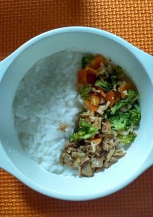 Foto resep MPASI 10mo+ Nasi Lembek Capcay + Ayam Suwir