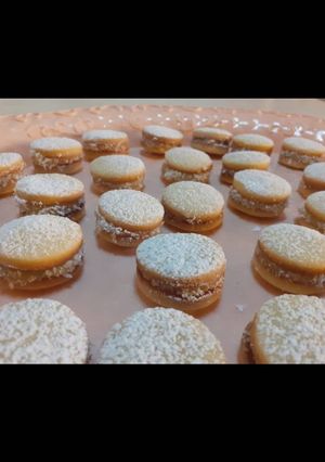 Una foto de Alfajores
