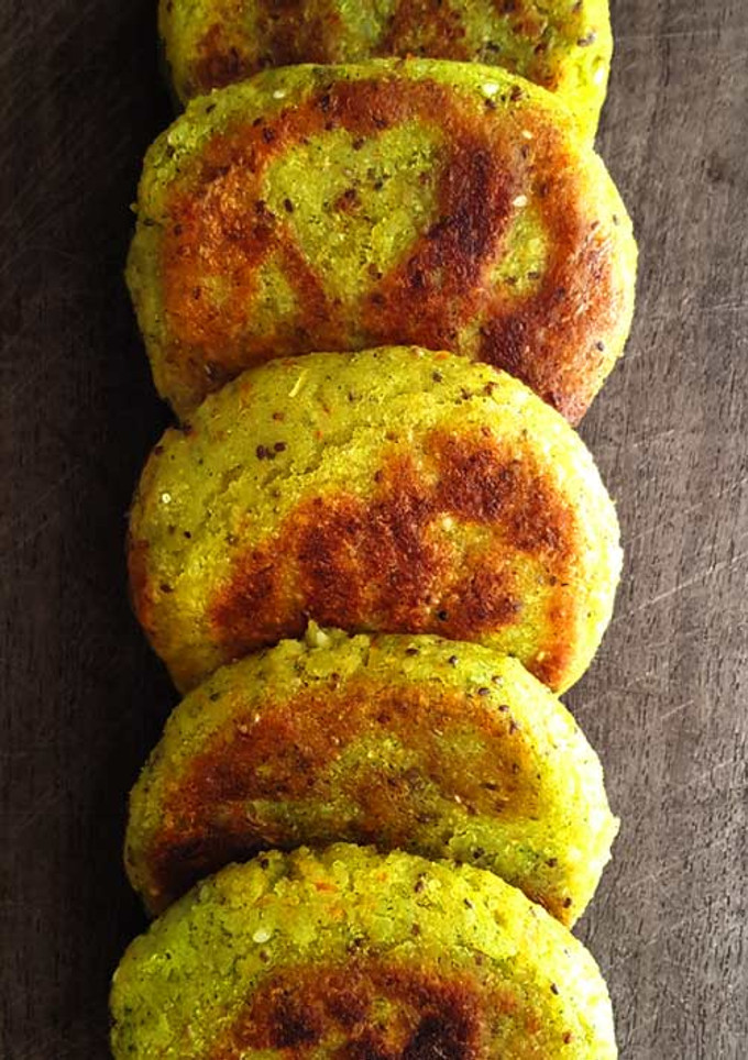 Una foto de Hamburguesas vegetarianas / veganas de arroz y brócoli (SIN GLUTEN Y SÚPER ECONÓMICAS)