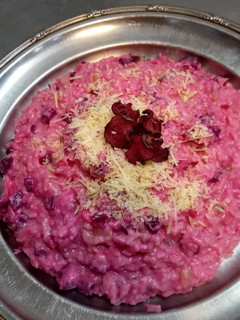 Una foto de Risotto de remolacha