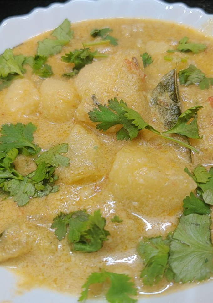 உருளைக்கிழங்கு வெள்ளை குருமா செய்முறை முக்கிய புகைப்படம்