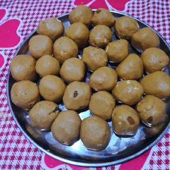 A picture of Moondhal Laddus.