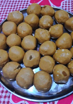A picture of Moondhal Laddus.