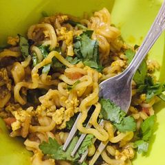 A picture of Egg Maggi masala.