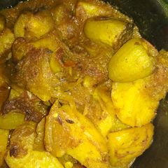 Aaloo potoler dalna(parwal and Potatoes Curry) A picture of Aaloo potoler dalna(parwal and Potatoes Curry).