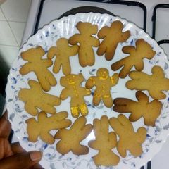 A picture of Boy/Girl ginger cookies#cookiescontest.