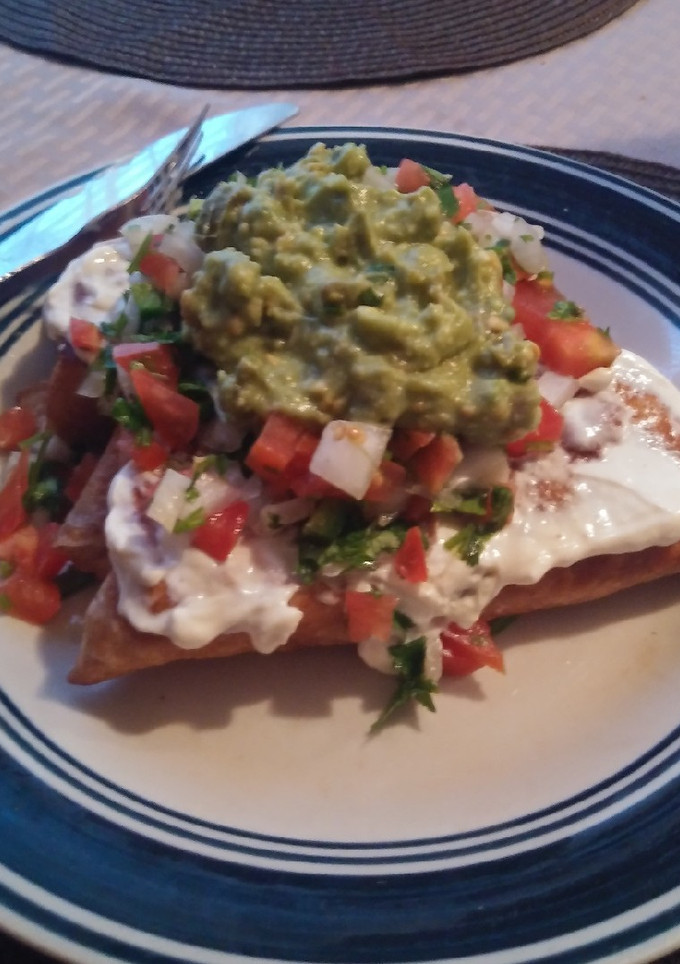 Una foto de Chimichangas de bistek
