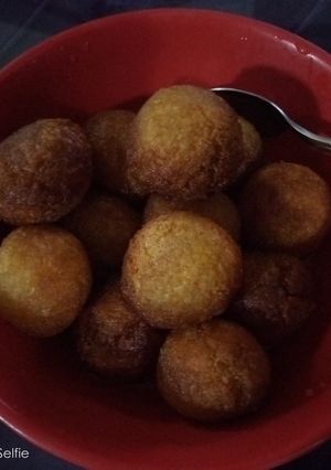 A picture of Gulab jamun.
