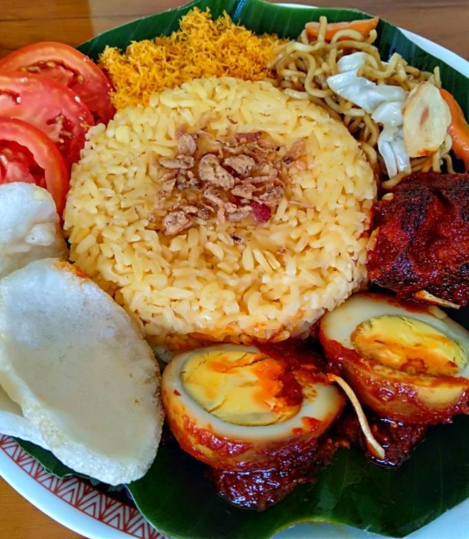 Foto resep Nasi Kuning Komplit