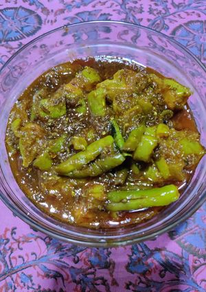 A picture of Kamrak chilli pickle(Starfruit).