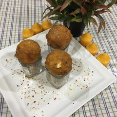 Potato cheese balls A picture of Potato cheese balls.