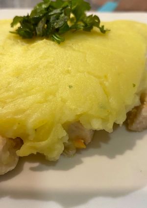 Una foto de Pastel de papas con pollo (puré sin leche ni mantequilla)