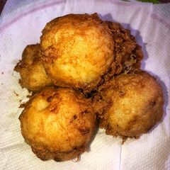 A picture of Yam rolls.
