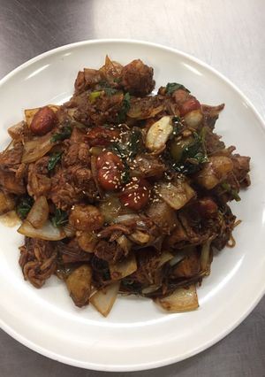 Hình của món Gà hầm dinh dưỡng(영양 찜닭).