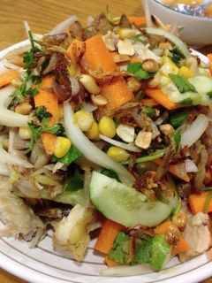 Hình của món Gỏi gà rau củ.
