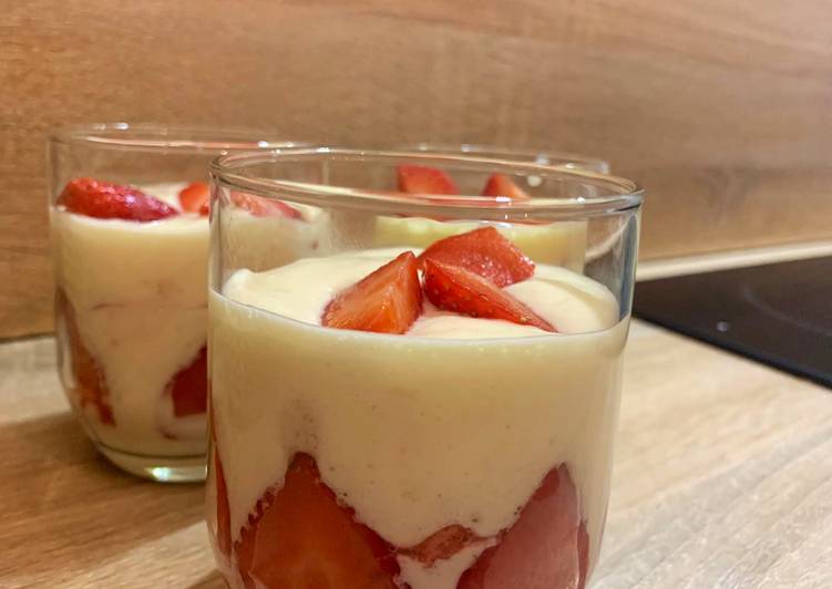 Créer des étapes Tiramisu aux fraises Délicieux garanti