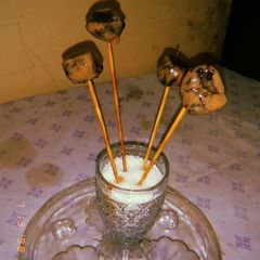 A picture of Chocolate lollypops 🍫🍭.