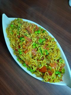 वेजिटेबल मैगी (Vegetable maggi recipe in hindi) रेसिपी मुख्य फोटो