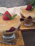 Tiramisu aux fraises et compotée de rhubarbe