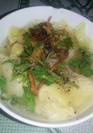 Hình của món Hoành thánh.