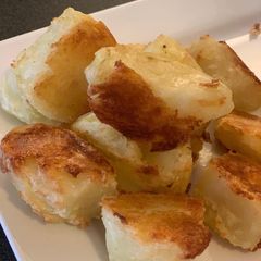 A picture of Roast potatoes.