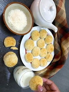 कोकोनट बटर कुकीज़(coconut butter cookies recipe in hindi) रेसिपी मुख्य फोटो