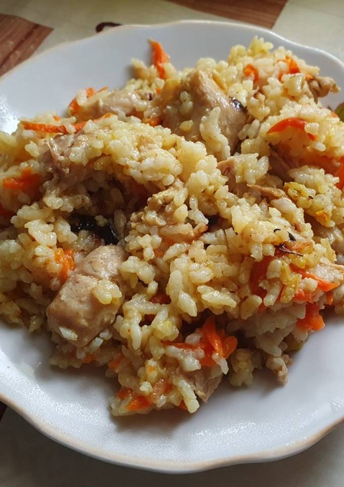 Швидкий курячий плов на сковороді