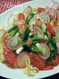 Ensalada mixta picante, con rábanos y jengibre
