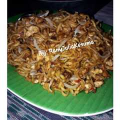 A picture of Mie goreng tumis toge ala Ranjul.