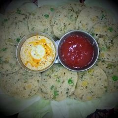 A picture of Oats veggie idlis.