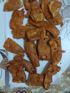 மொறு மொறு வாழைக்காய் பஜ்ஜி (Vaalakai bajji Recipe in Tamil) செய்முறை முக்கிய புகைப்படம்