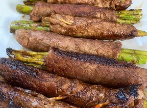 Una foto de Rollos de carne rellenos de espárragos