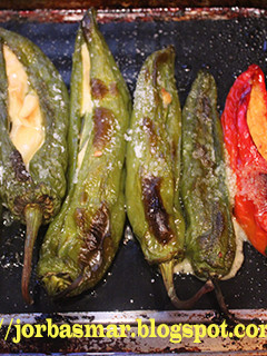 Una foto de Pimientos italianos al horno rellenos