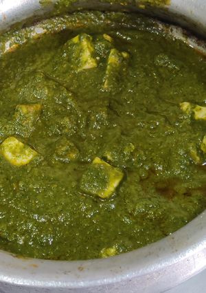 पालक पनीर(PALAK PANEER RECIPE IN HINDI) रेसिपी मुख्य फोटो