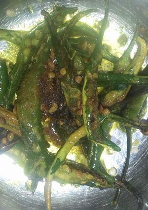 A picture of Green Tikhi Masaledar Mirch.