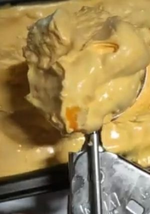 A picture of Creamy Mango Ice cream.