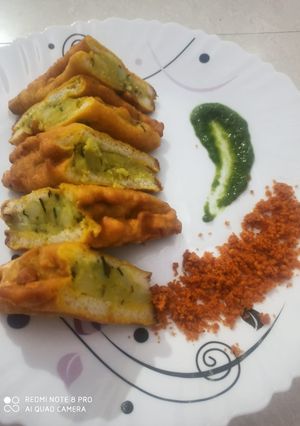A picture of Bread 🥖 pakoda.