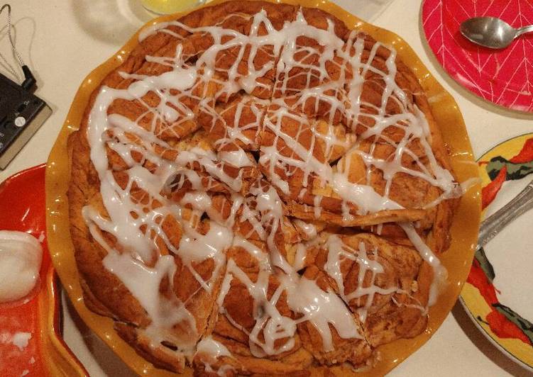 Step-by-Step Guide to Prepare Perfect My Cinnamon bun apple pie