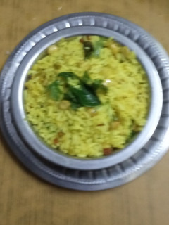 மாங்காய் சாதம் (Maankaai saatham recipe in tamil) செய்முறை முக்கிய புகைப்படம்