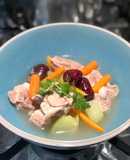 Canh Sườn hầm su su, carrot và táo đỏ