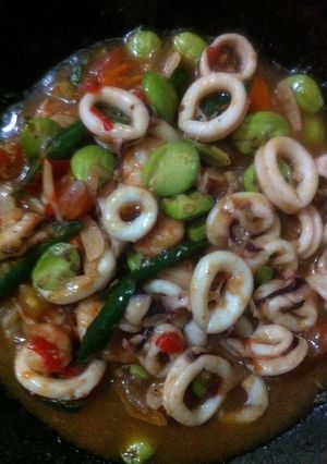 Foto resep Cumi pedas masak pete